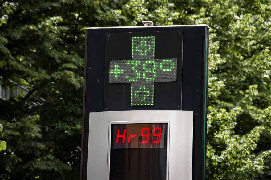 Il caldo stringe la morsa sull'Italia, oggi 6 città a rischio